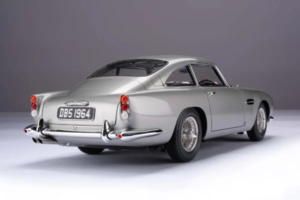 Amalgam Aston Martin DB5 Vantage 1:8 – Bild 13