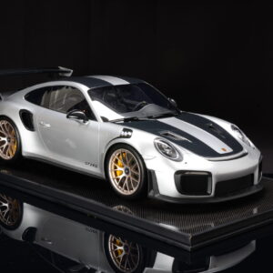 Porsche GT2 RS 1:8