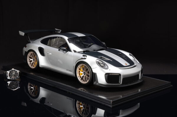 Porsche GT2 RS 1:8