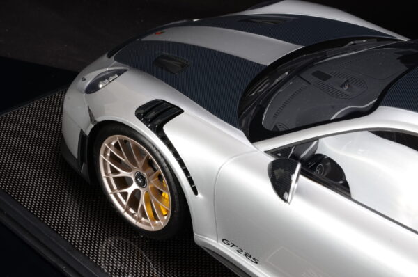 Porsche GT2 RS 1:8 Ihr Porsche als Modell – Bild 11