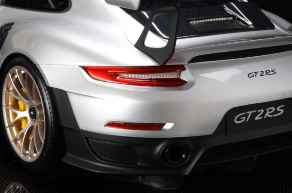 Porsche GT2 RS 1:8 Ihr Porsche als Modell – Bild 12