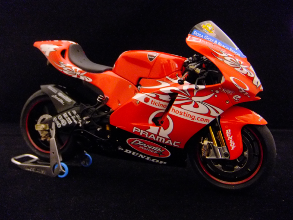 Tamiya Ducati Desmosedici GP4 No 44 1:12 – Bild 10