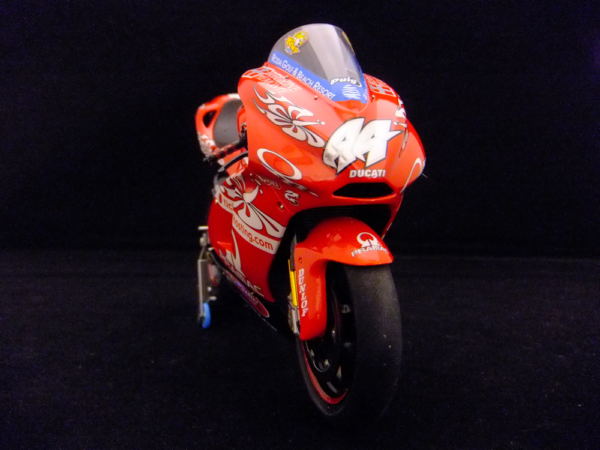 Tamiya Ducati Desmosedici GP4 No 44 1:12 – Bild 11