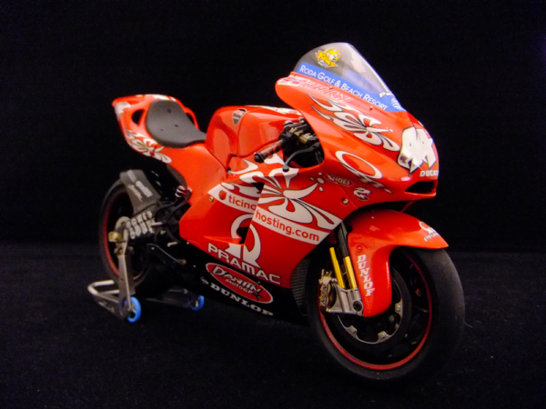 Tamiya Ducati Desmosedici GP4 No 44 1:12 – Bild 4