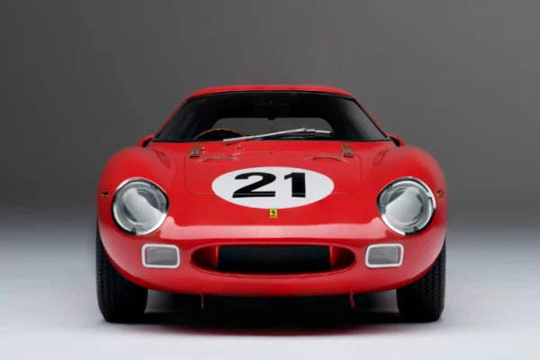 Amalgam Ferrari 250 LM Winner 24 Hours of Le Mans 1965 #21 driven by M.GREGORY/J.RINDT 1:18 – Bild 16
