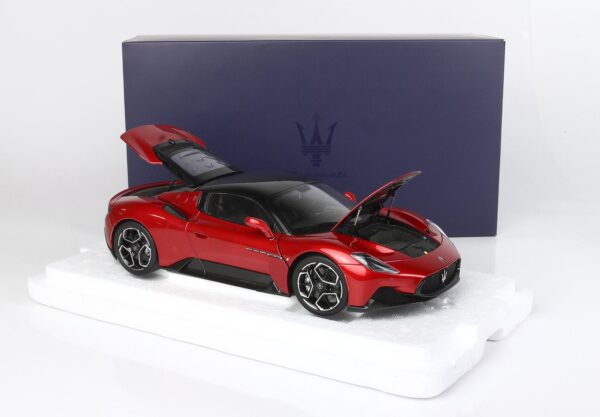 BBR Maserati MC20 Red Vincente special pack mit Vitrine