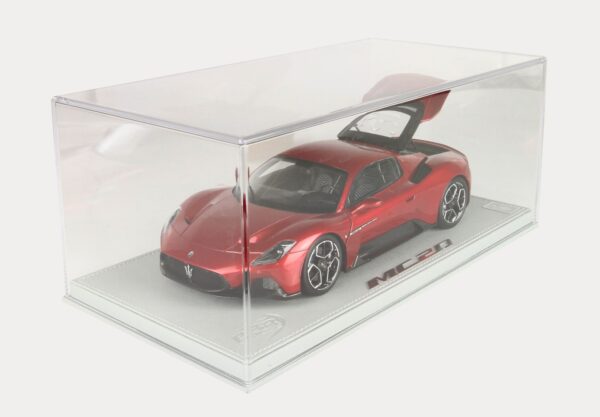 BBR Maserati MC20 Metallic Red Vincente mit Vitrine – Bild 2