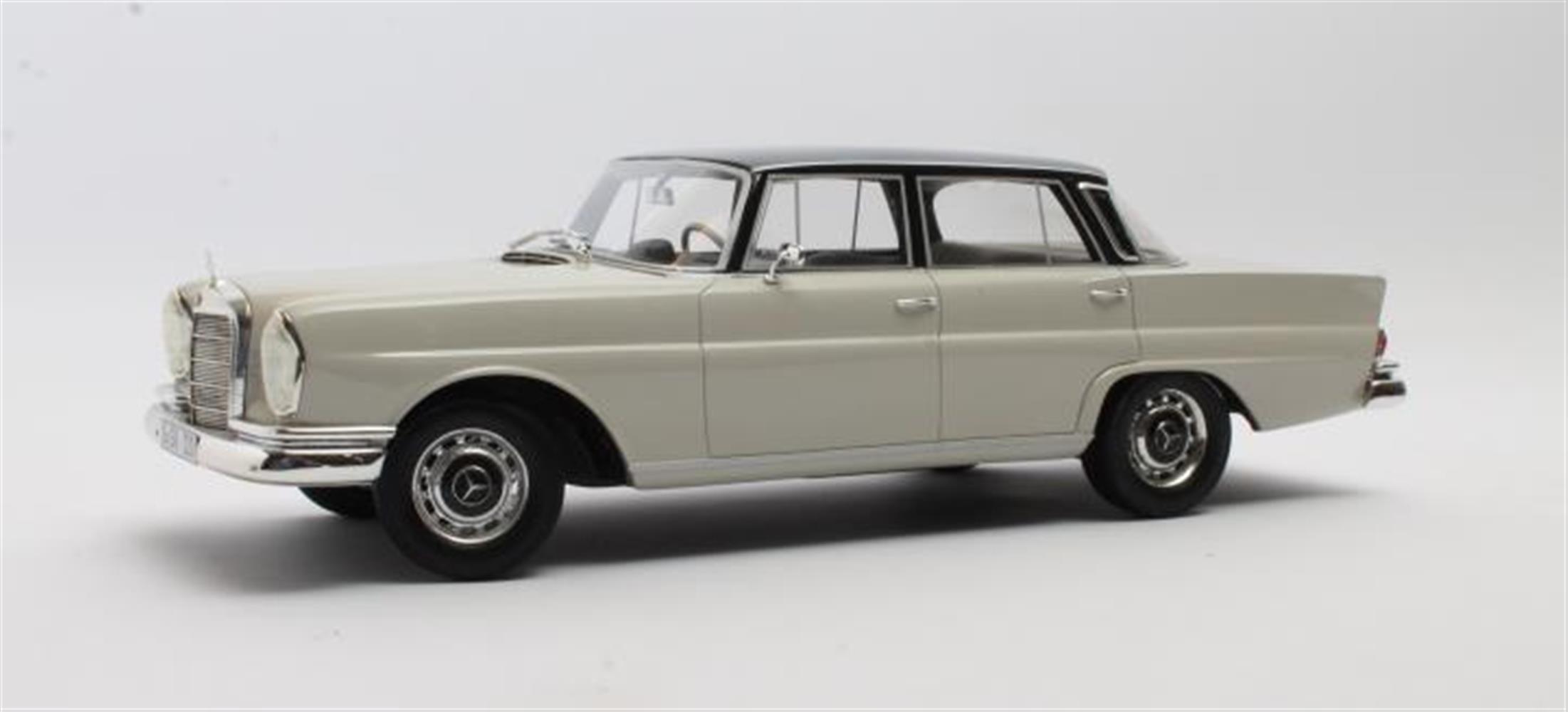 Cult Scale MB 220SE W111 white/blackroof 59-65
