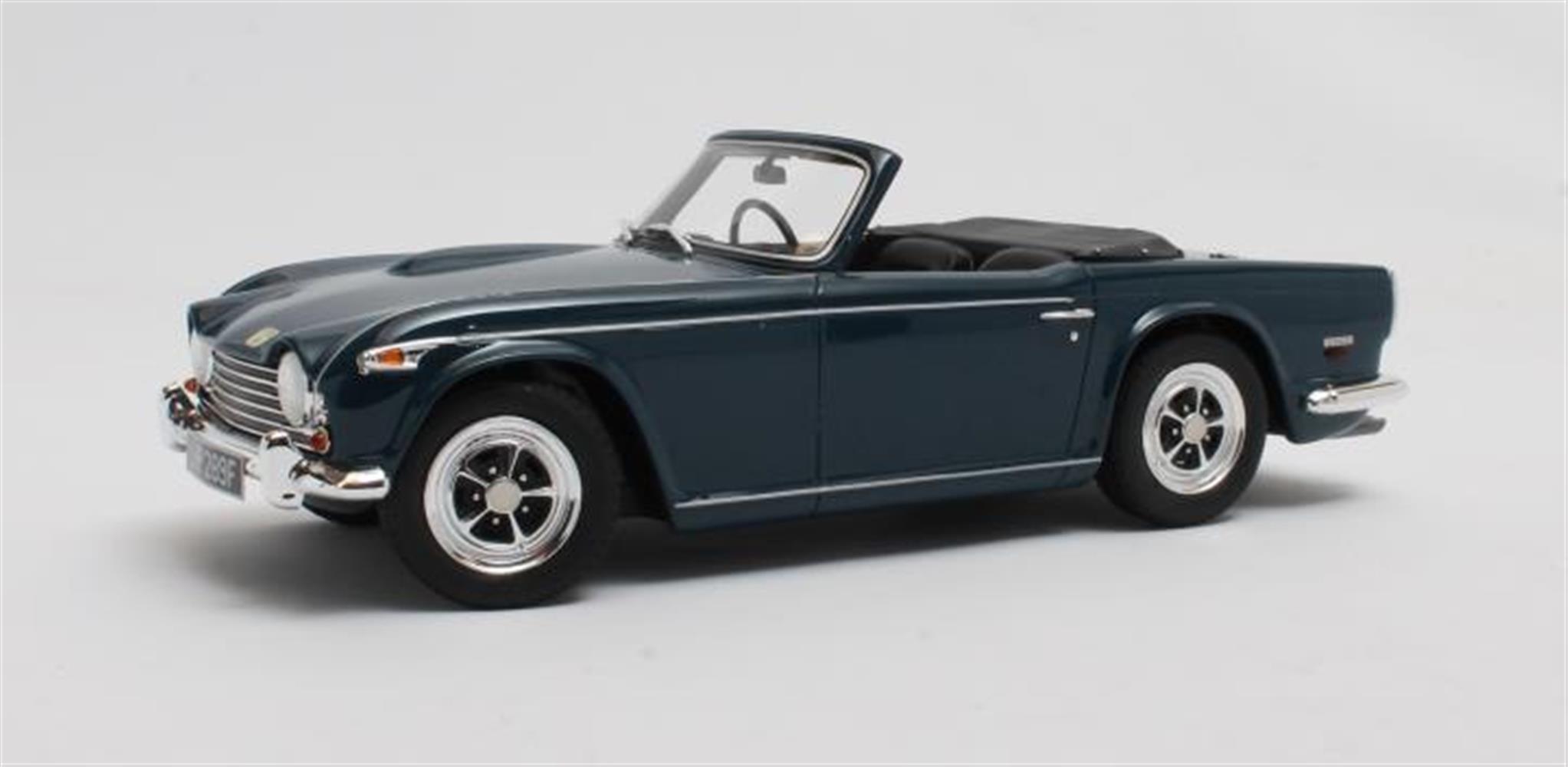 Cult Scale Triumph TR5 P.I. blue – Bild 9