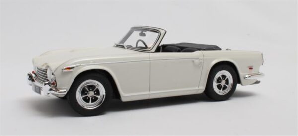 Cult Scale Triumph TR5 p.i. white 67-68
