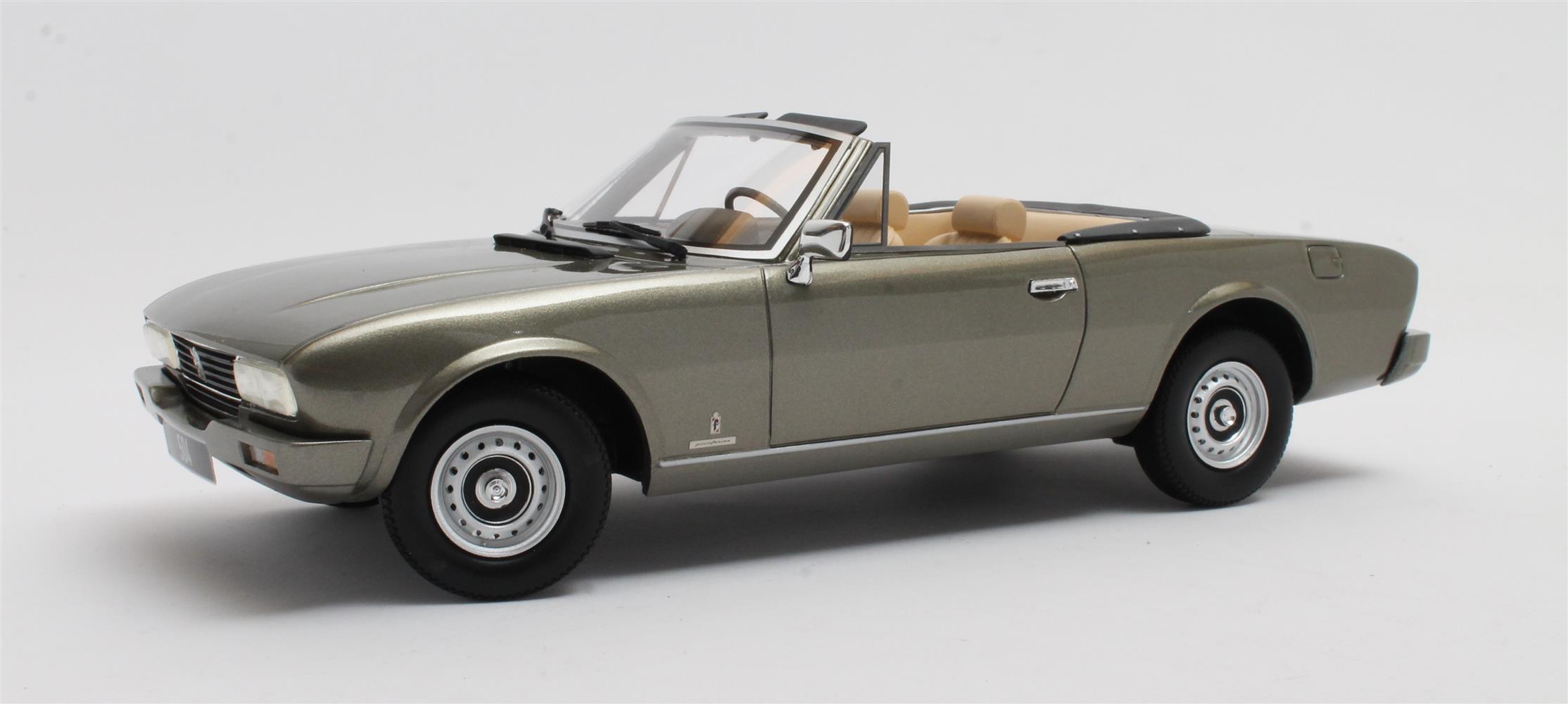 Cult Scale Peugeot 504 cabriolet 1983 green metallc