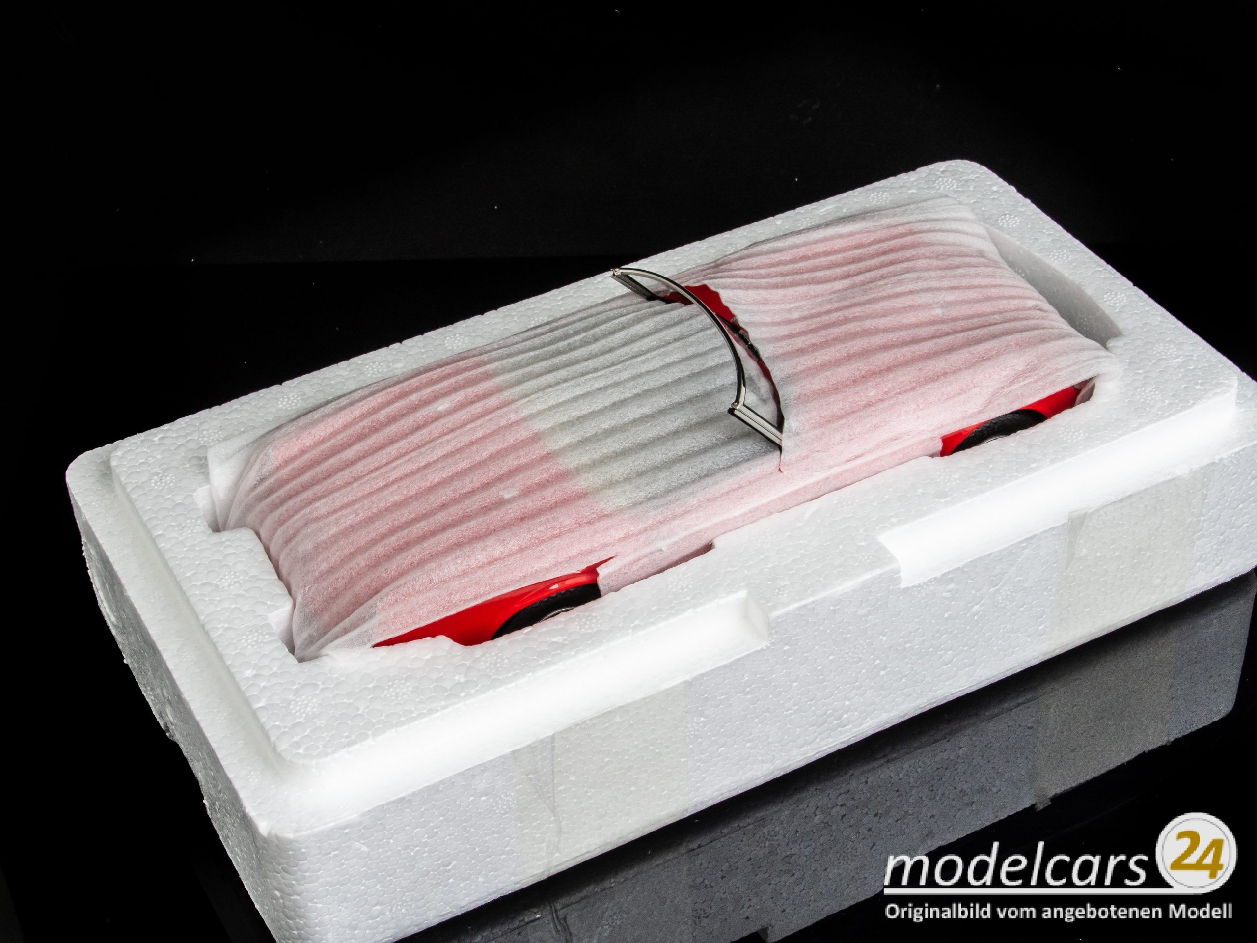 CMC Ferrari California Spyder M-091 verpackt