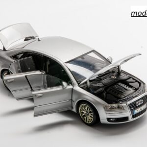 Kyosho Audi A8 2005 silver dealer edition