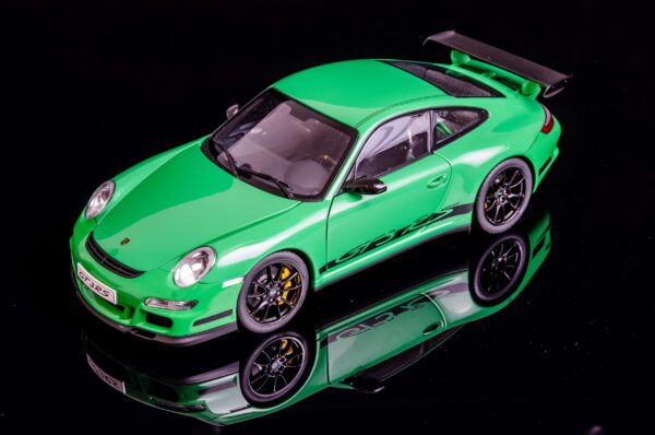 AUTOart Porsche 911 GT3 RS grün 77992 – Bild 4