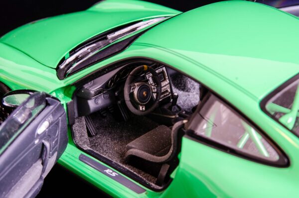 AUTOart Porsche 911 GT3 RS grün 77992 – Bild 7