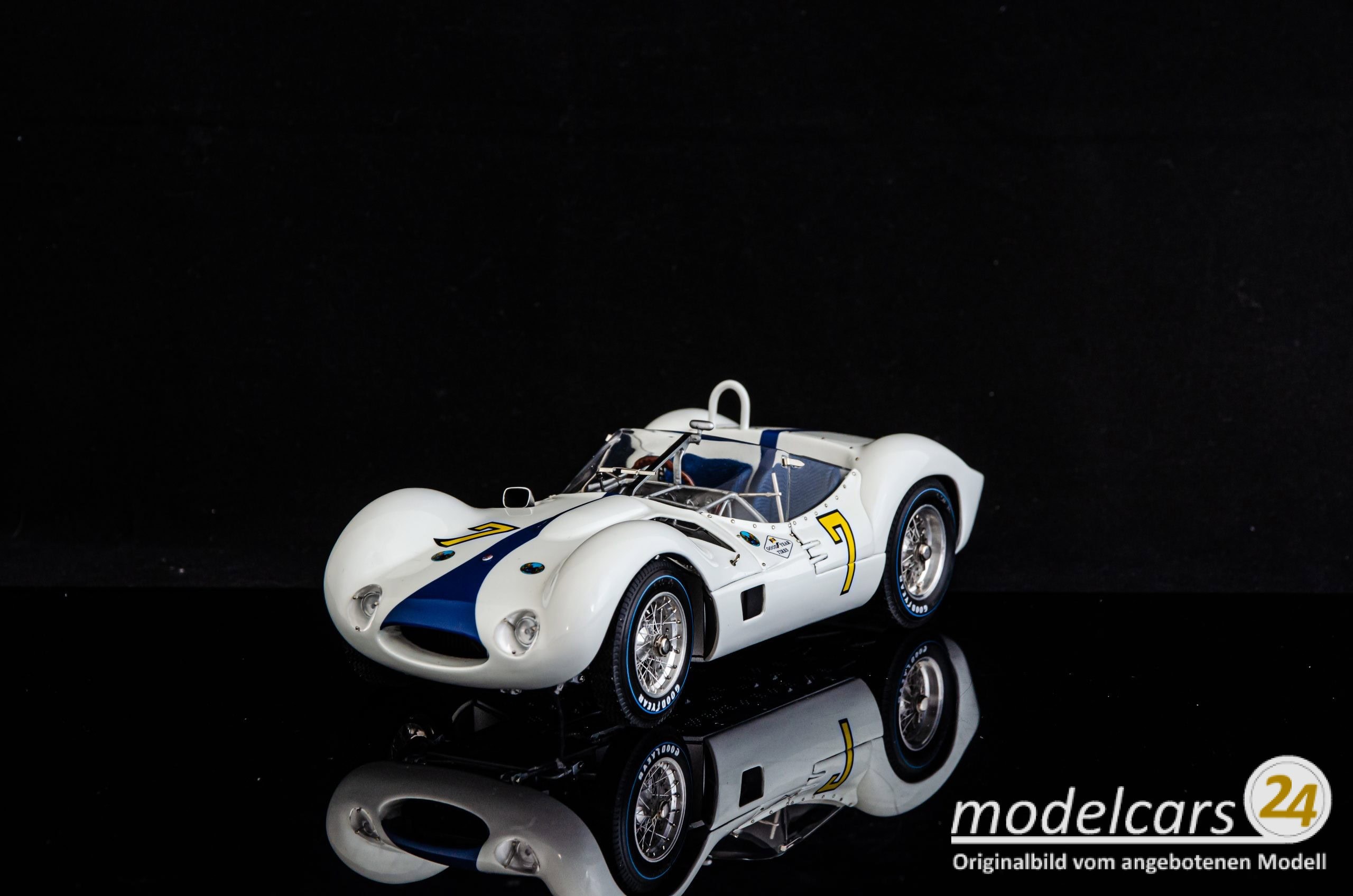 CMC Maserati Tipo 61 Birdcage, GP Cuba Havanna #7 / Stirling Moss - 1/18