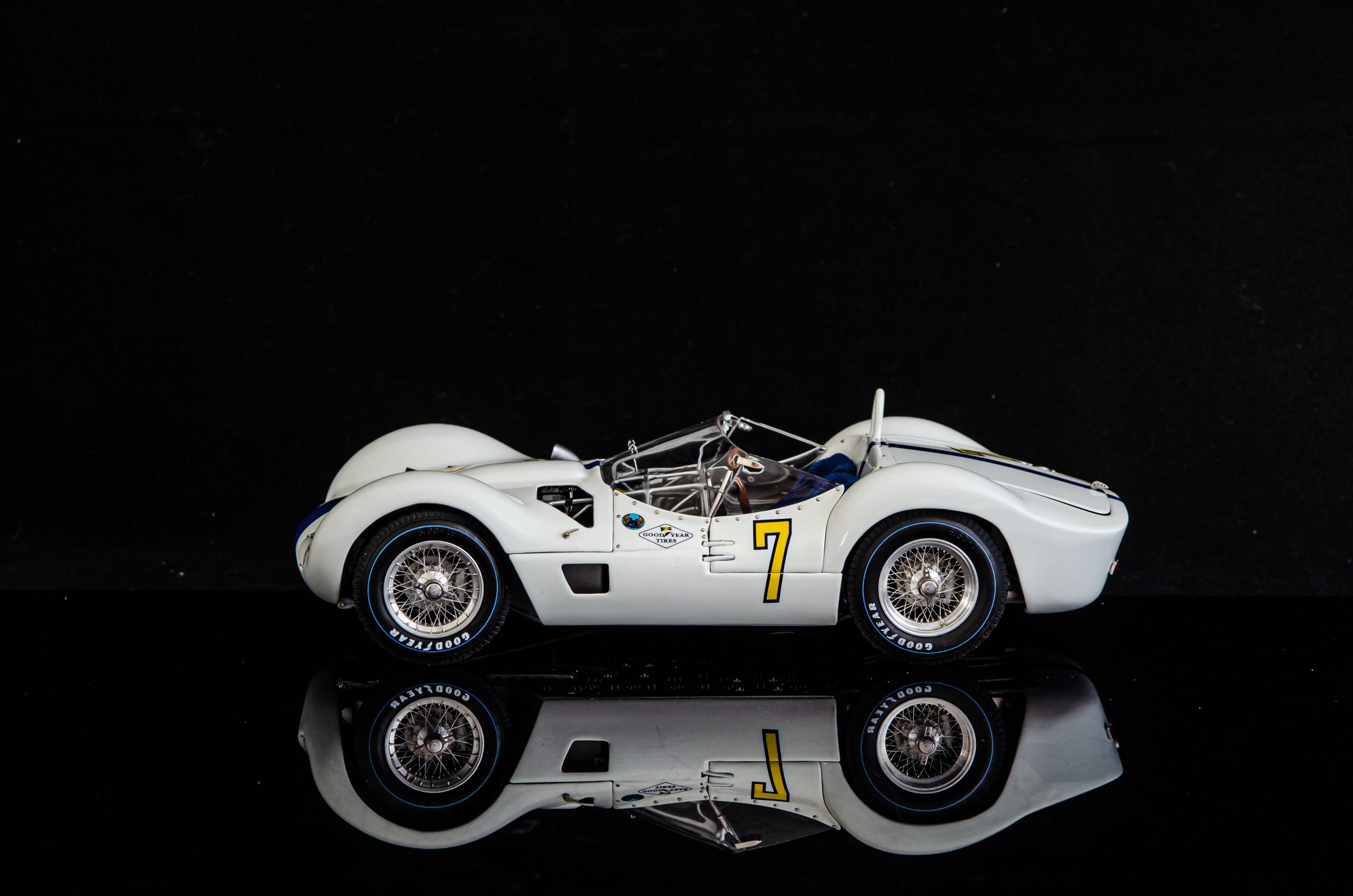 CMC Maserati Tipo 61 Birdcage, GP Cuba Havanna #7 / Stirling Moss - 1/18 – Bild 2