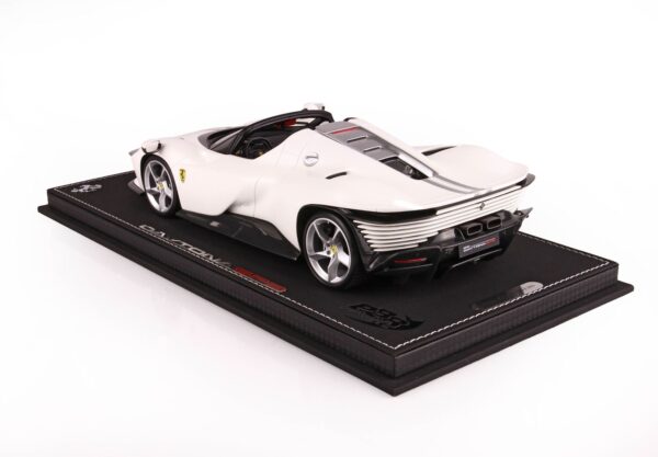 BBR Ferrari Daytona SP3 Icona Series Matt Metallic Italian White – Bild 8