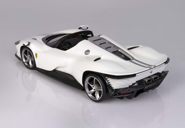 BBR Ferrari Daytona SP3 Icona Series Matt Metallic Italian White – Bild 6