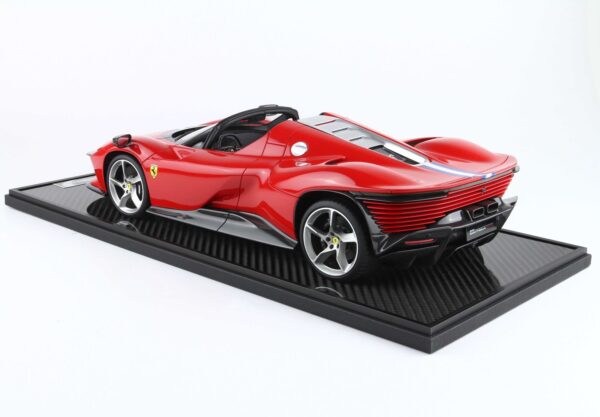 BBR Ferrari Daytona SP3 Serie Icona Red Corsa - Open Roof 1:12 – Bild 6