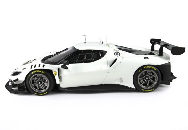 BBR Ferrari 296 GT3 2022 weiss one of 48 – Bild 6