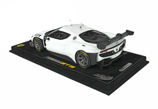BBR Ferrari 296 GT3 2022 weiss one of 48 – Bild 3
