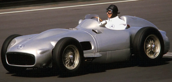 IXO Mercedes W196 Fertigmodell 1:8
