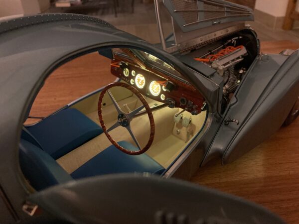 IXO Bugatti Atlantic 57c Fertigmodell 1/8 – Bild 7