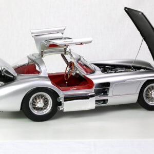 Legrand Mercedes 300 SLR Uhlenhaut (red interior) – Scale 1:8