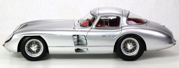 LEGRAND Mercedes-Benz 300 SLR Uhlenhaut Coupé 1/8 Bausatz rot – Bild 6