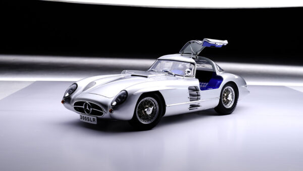 LEGRAND Mercedes-Benz 300 SLR Uhlenhaut Coupé 1/8 mit eingespeichten Rädern – Bild 8