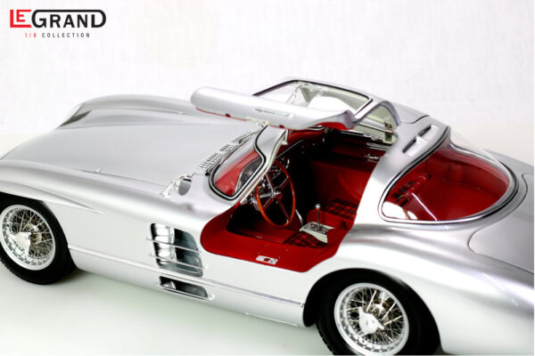 LEGRAND Mercedes-Benz 300 SLR Uhlenhaut Coupé 1/8 Bausatz rot – Bild 3