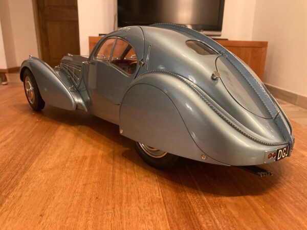 IXO Bugatti Atlantic 57c Fertigmodell 1/8 – Bild 9