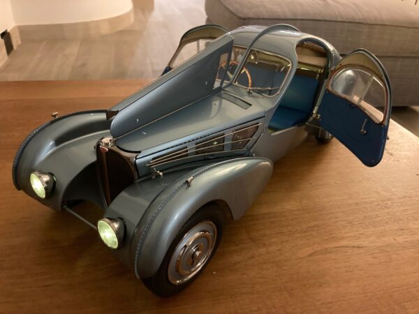 IXO Bugatti Atlantic 57c Fertigmodell 1/8 – Bild 18