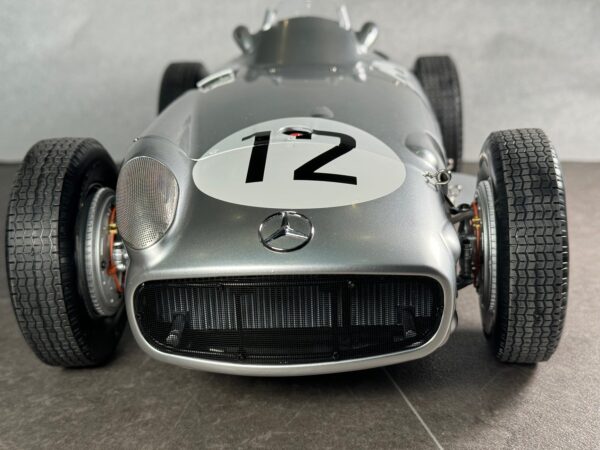 IXO Mercedes W196 Bausatz 1:8 – Bild 19