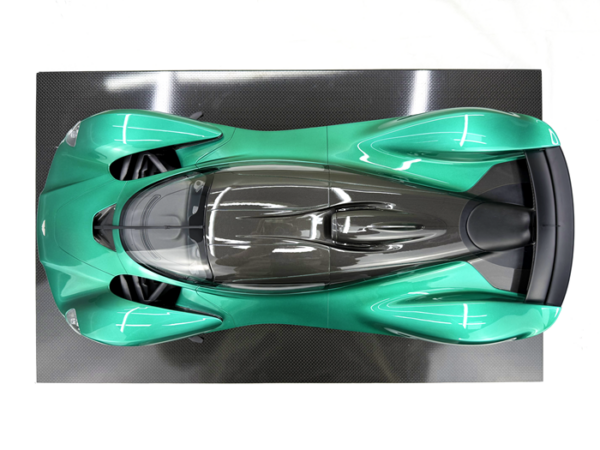 Frontiart Aston Martin Valkyrie British Green 1/8 – Bild 4