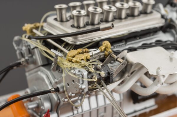 CMC Ferrari 312P Motor mit Vitrine – Bild 7