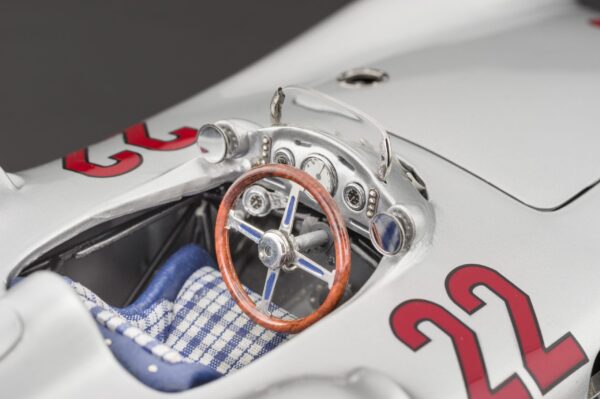 CMC Mercedes-Benz W196R Stromlinie, 1954, GP Frankreich #18 J.M. Fangio – Bild 4