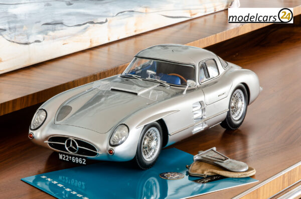 Legrand Mercedes-Benz 300 SLR Uhlenhaut Coupé 1/8 Fertigmodell