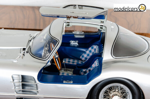 Legrand Mercedes-Benz 300 SLR Uhlenhaut Coupé 1/8 Fertigmodell – Bild 7
