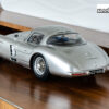 Legrand Mercedes-Benz 300 SLR Uhlenhaut Coupé 1/8 Fertigmodell – Bild 9