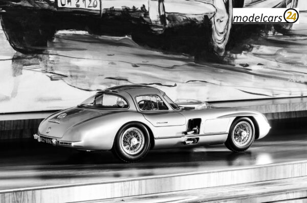 Legrand Mercedes-Benz 300 SLR Uhlenhaut Coupé 1/8 Fertigmodell – Bild 3