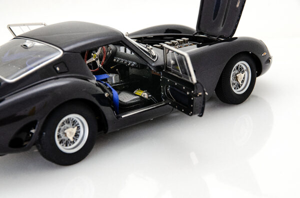 Martisan Ferrari 250 GTO Black sapphire metallic mit Kupferkarosserie one of 299 – Bild 9