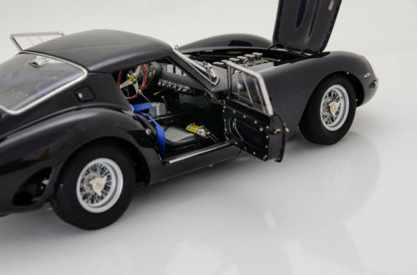 Martisan Ferrari 250 GTO Black sapphire metallic mit Kupferkarosserie one of 299 – Bild 30