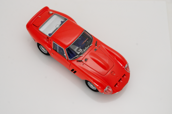 Martisan Ferrari 250 GTO Rosso Corsa mit Kupferkarosserie one of 199 – Bild 29