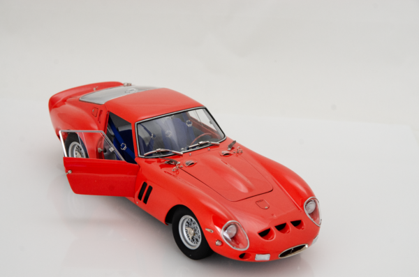 Martisan Ferrari 250 GTO Rosso Corsa mit Kupferkarosserie one of 199 – Bild 37