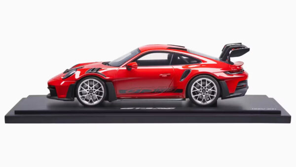 Porsche Industrial Porsche 911 GT3 RS (992) – red one of 300 – Bild 3