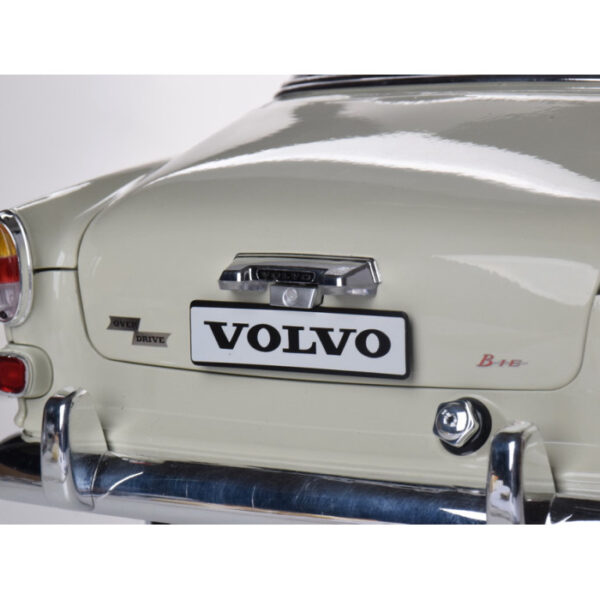 IXO Volvo Amazon 122S A Bausatz 1:8 – Bild 8
