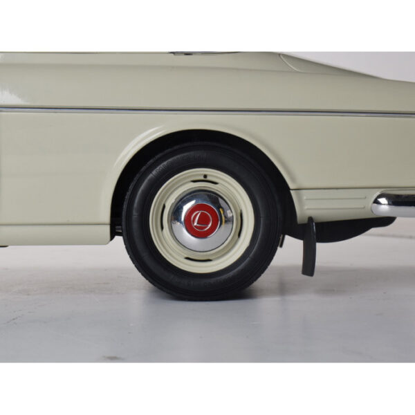 IXO Volvo Amazon 122S A Bausatz 1:8 – Bild 9