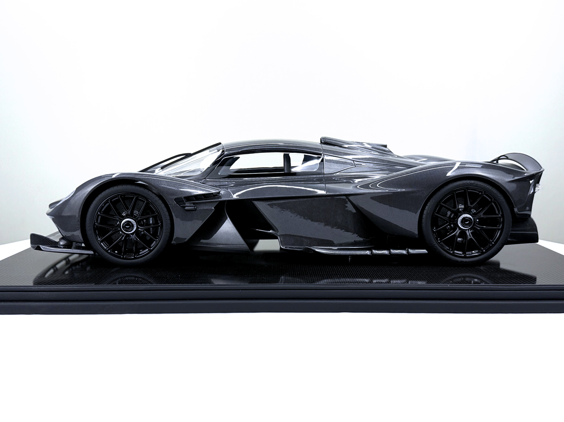 Aston Martin Valkyrie LM (2025) : Une version radicale pour Le Mans